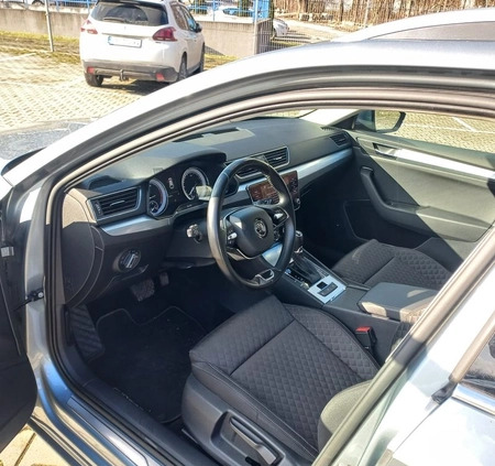 Skoda Superb cena 84000 przebieg: 163000, rok produkcji 2020 z Grudziądz małe 92